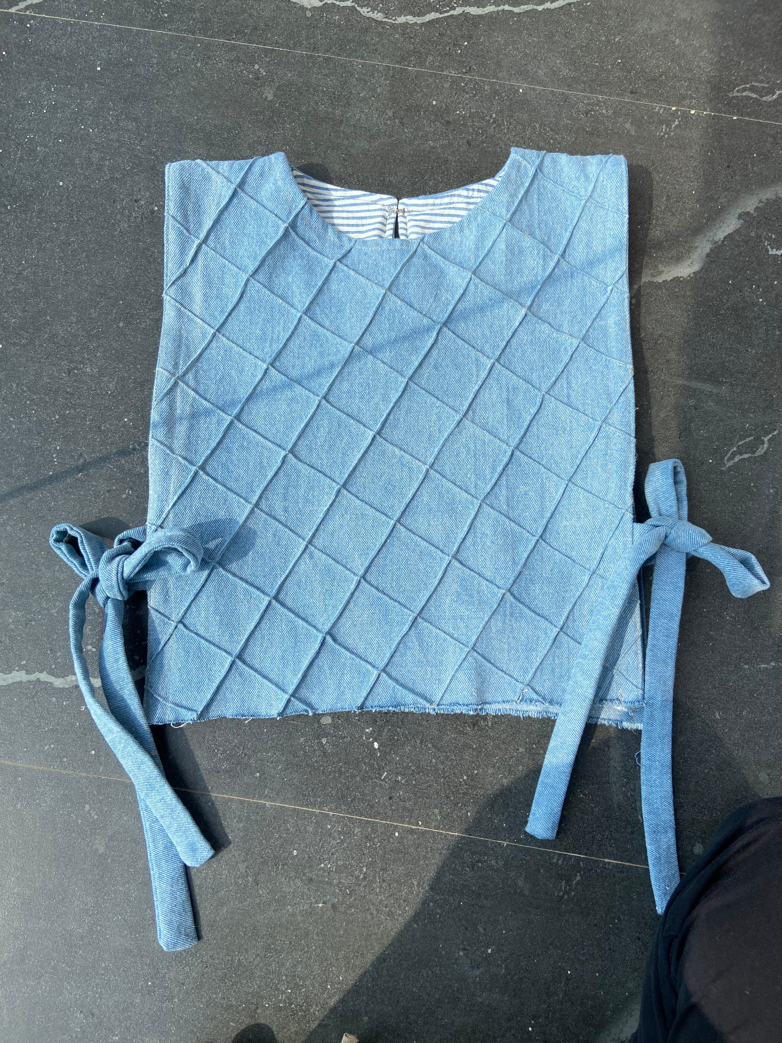 Grid Bib Top
